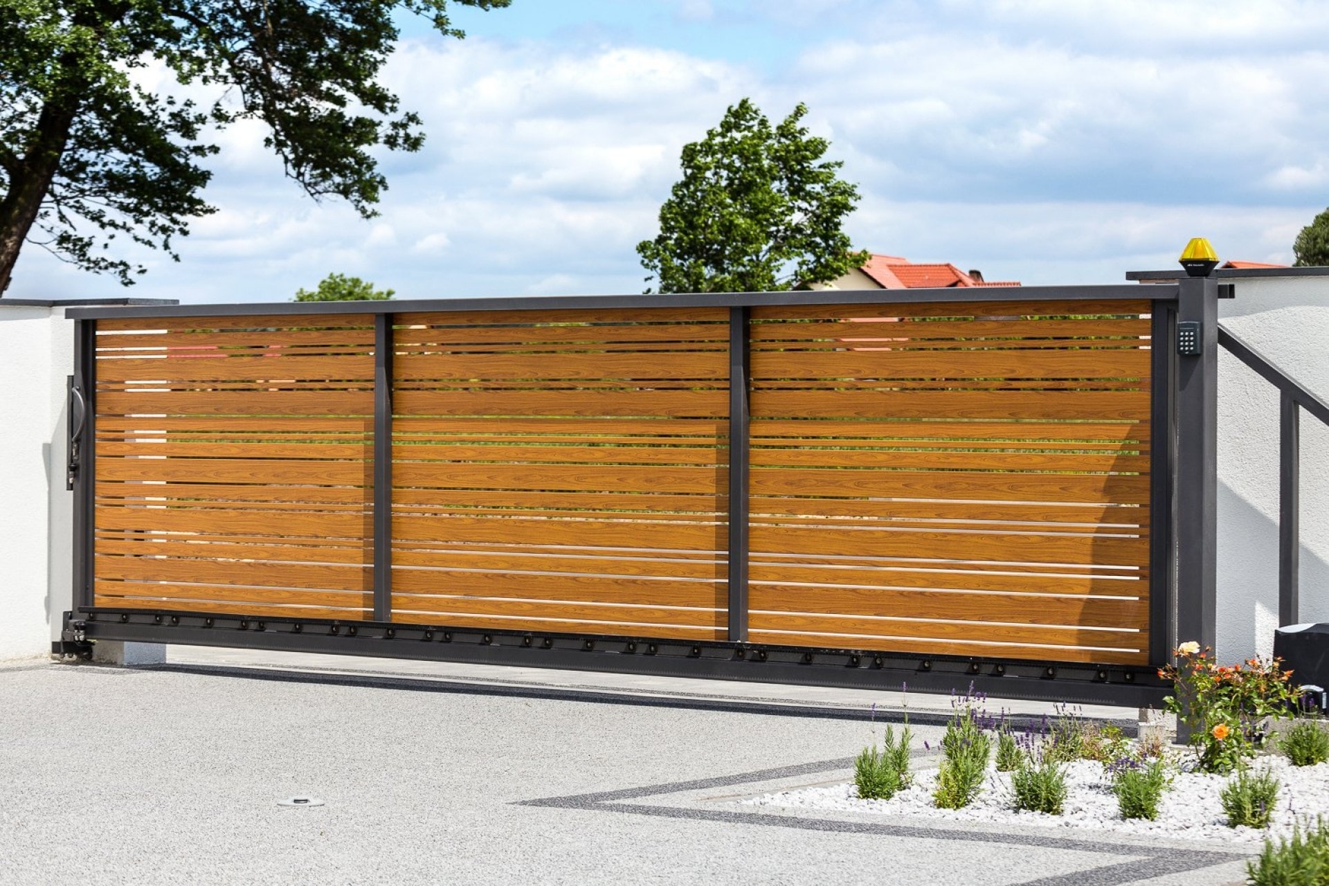 ogrodzenia_aluminiowe_bydgoszcz_white_wood_xcel_1920x0_1
